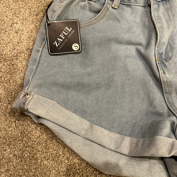 Zaful Women’s Jean Shorts size S - Picture 2 of 6